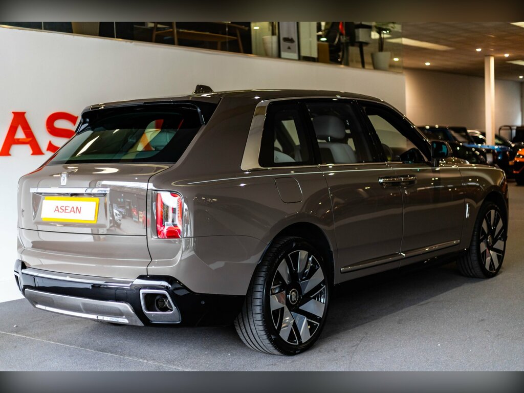 Rolls-Royce Cullinan Series II 6.75 V12 Suv Grey #6