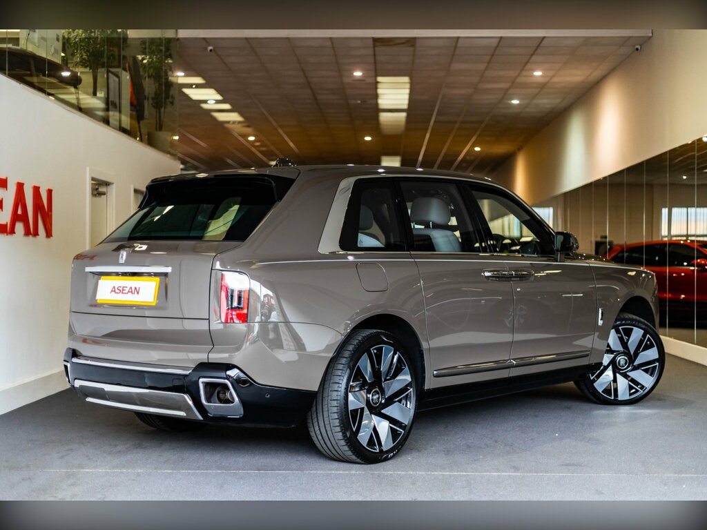 Rolls-Royce Cullinan Series II 6.75 V12 Suv Grey #5