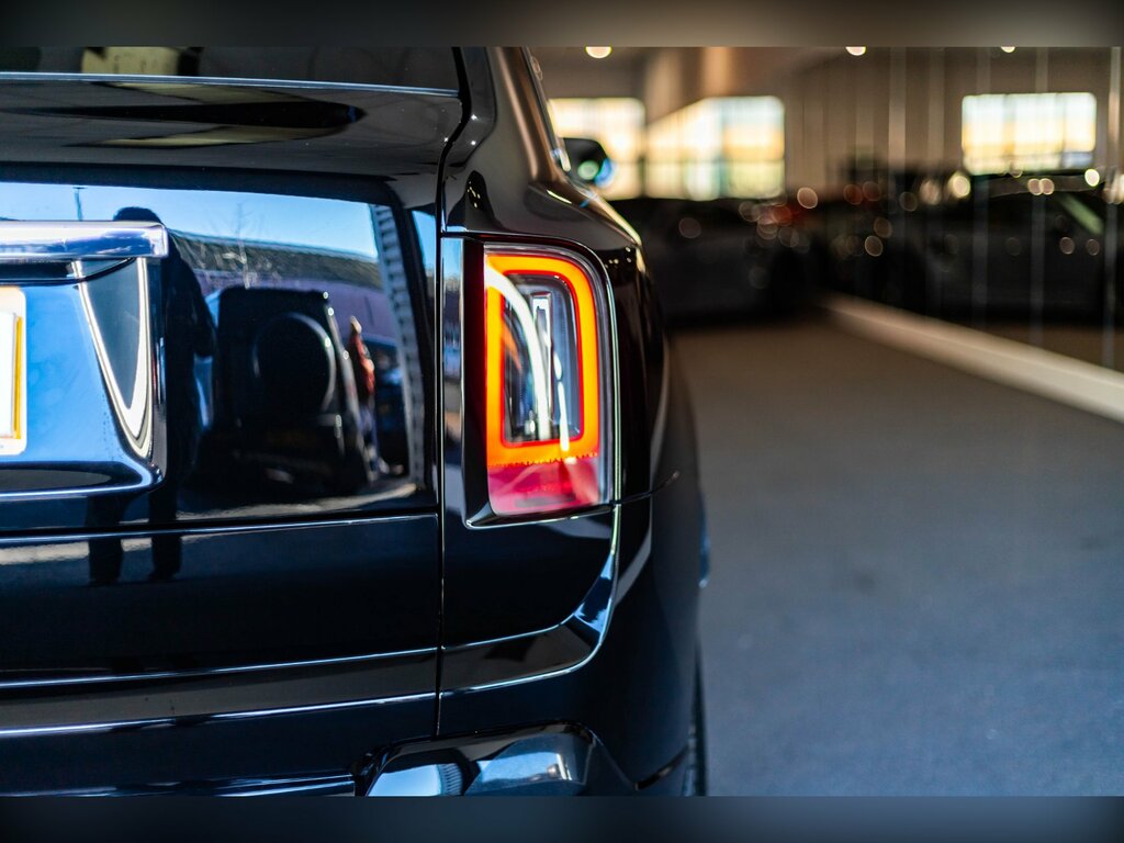 Rolls-Royce Cullinan Series II 6.75 V12 Suv Black #5