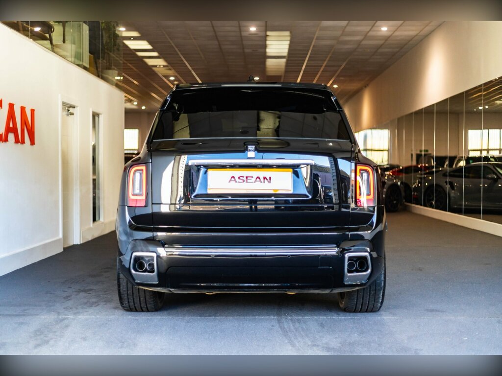 Rolls-Royce Cullinan Series II 6.75 V12 Suv Black #4