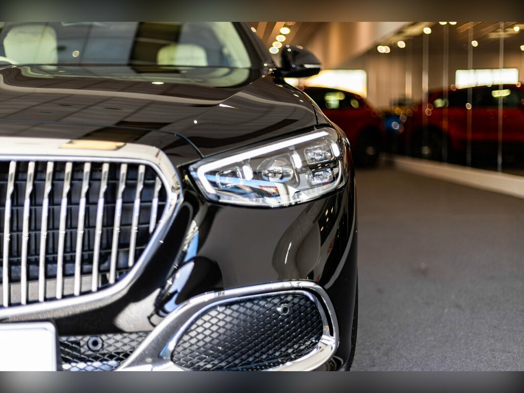 Mercedes-Benz Maybach S Class S680 Maybach V12 6.0 First Class Cabin Black #3