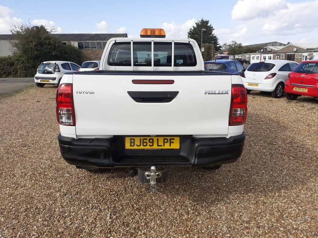 Toyota HILUX Pickup 2.4 D-4d Active 4Wd Euro 6 3.5T 2019 White #6