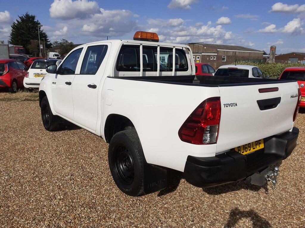 Toyota HILUX Pickup 2.4 D-4d Active 4Wd Euro 6 3.5T 2019 White #5