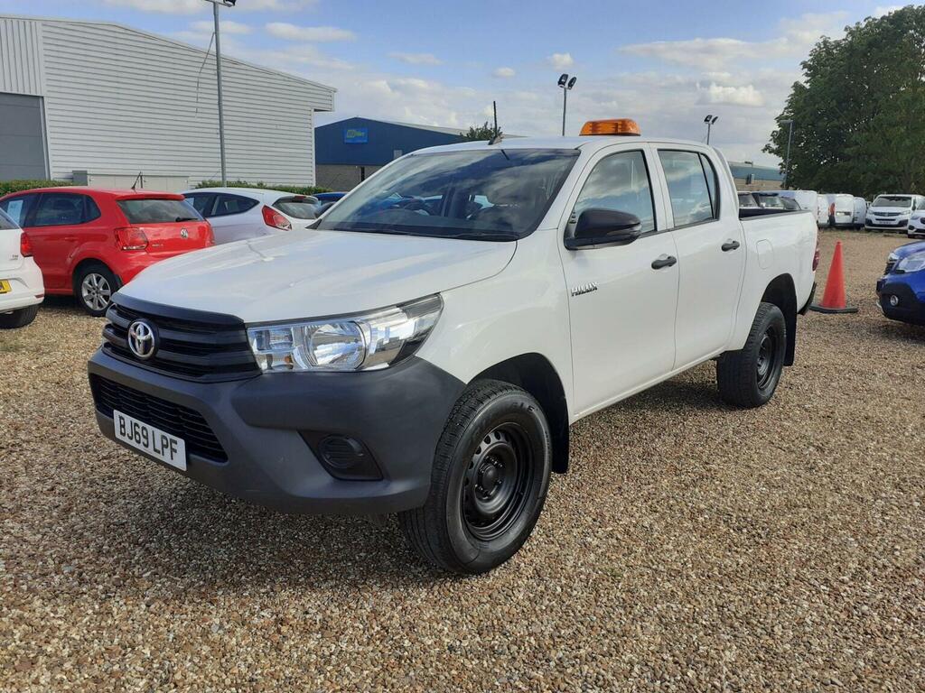 Toyota HILUX Pickup 2.4 D-4d Active 4Wd Euro 6 3.5T 2019 White #3