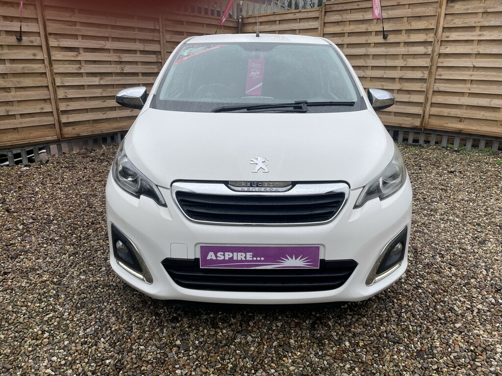 Peugeot 108 Hatchback 1.2 Vti Puretech Feline 2014 SL64HGZ White #3