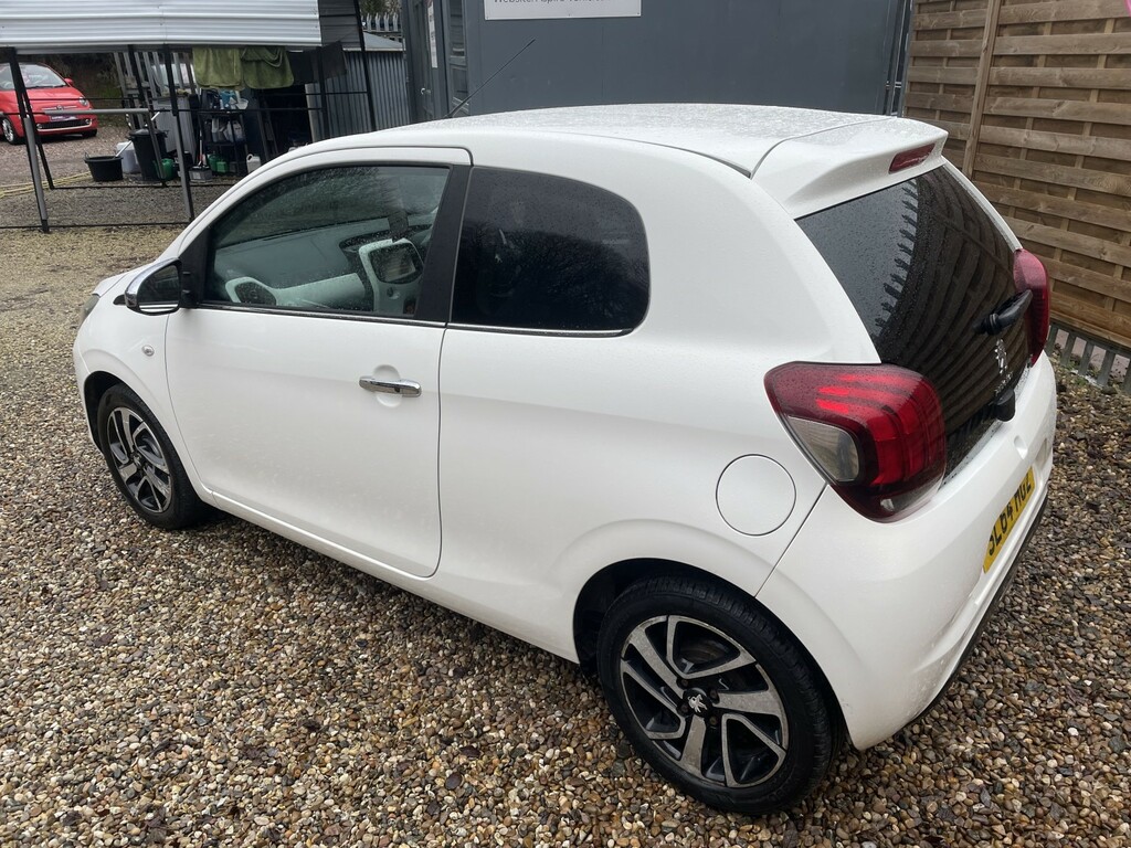 Peugeot 108 Hatchback 1.2 Vti Puretech Feline 2014 SL64HGZ White #6