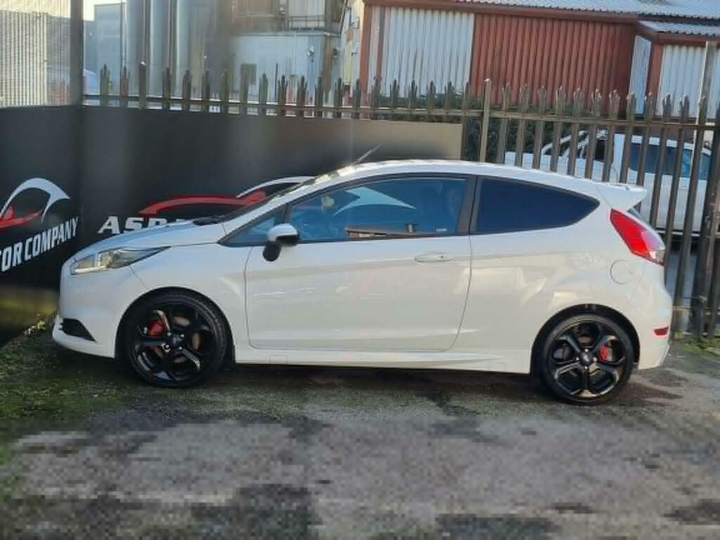 Ford Fiesta 1.6T Ecoboost St-2 Euro 5 201414 LV14VYF White #4