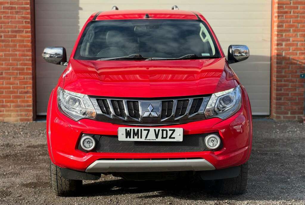 Mitsubishi L200 2.4 L200 Barbarian Di-d 4Wd WM17VDZ Red #4