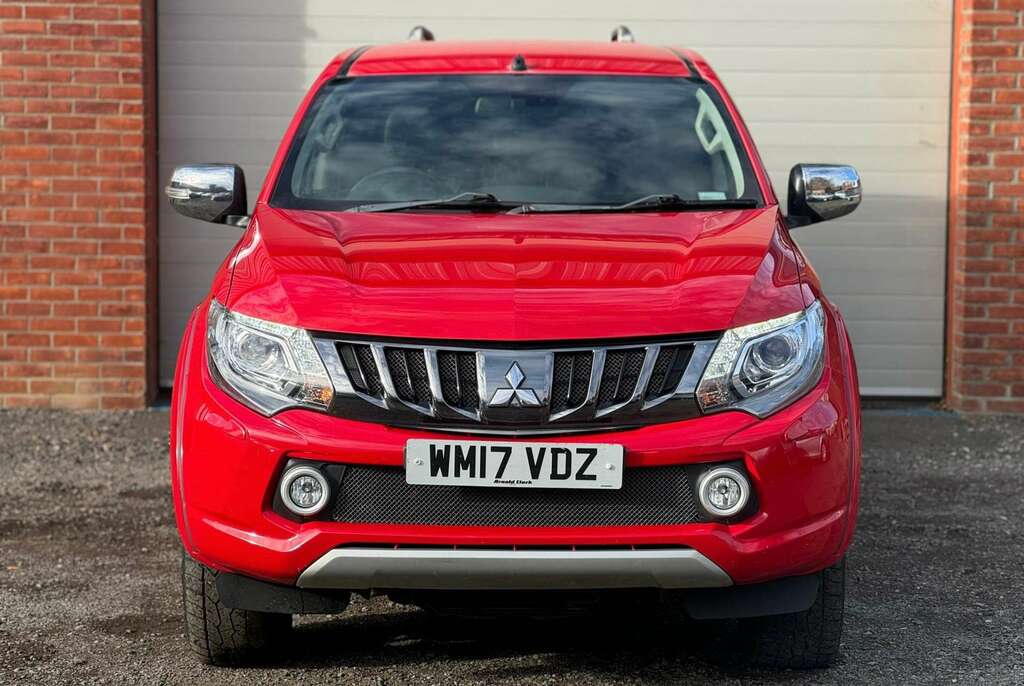 Mitsubishi L200 2.4 L200 Barbarian Di-d 4Wd WM17VDZ Red #2