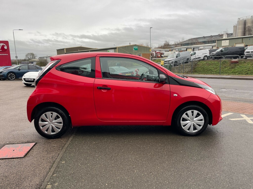 Toyota Aygo X X 1.0 Vvt-i 68Ps NU17RVJ Red #6