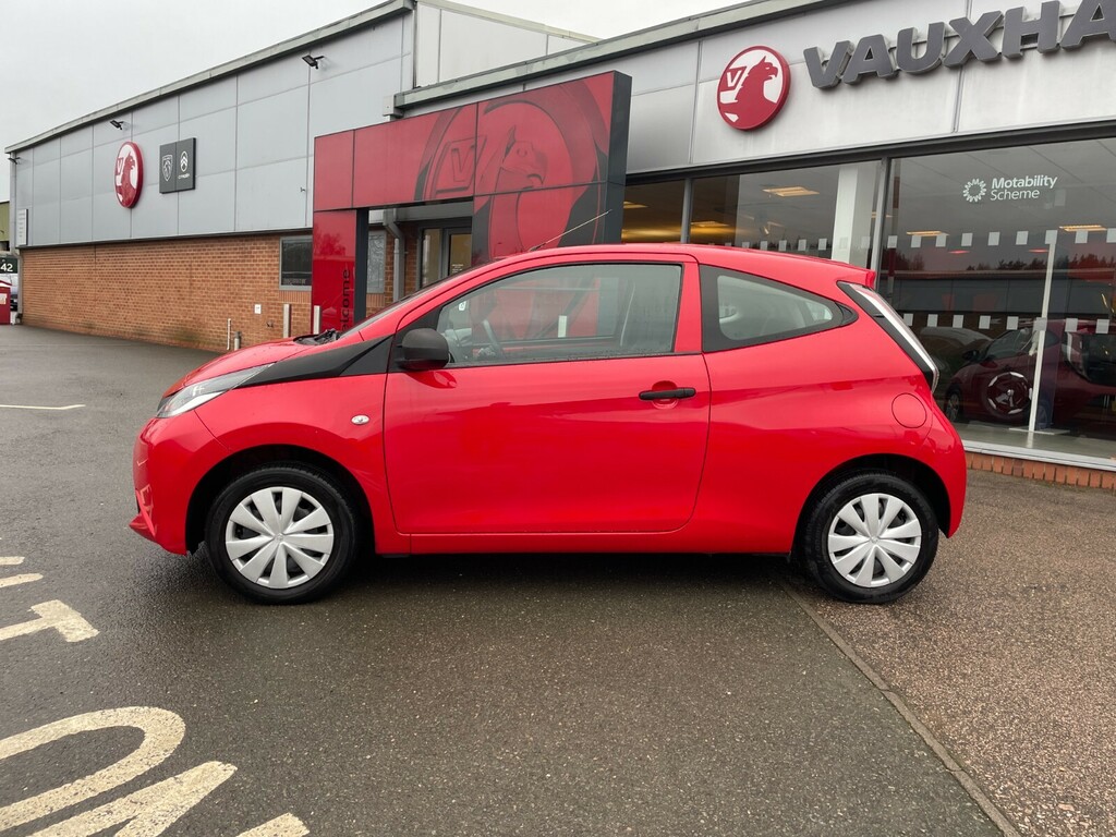 Toyota Aygo X X 1.0 Vvt-i 68Ps NU17RVJ Red #2