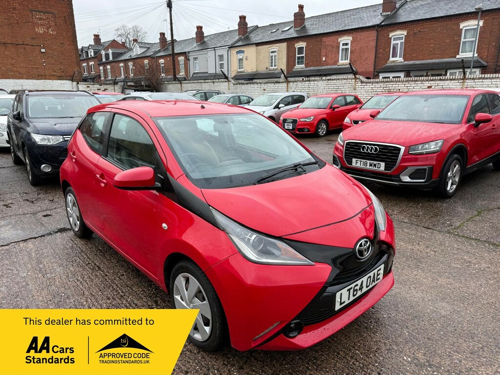 Toyota Aygo Hatchback 1.0 Vvt-i X-play Euro 5 Euro 5 2014 Red