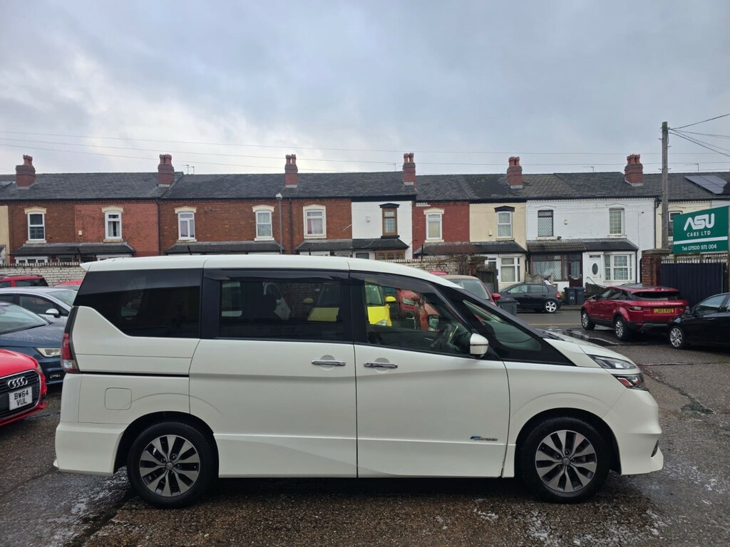 Nissan Serena Mpv White #2