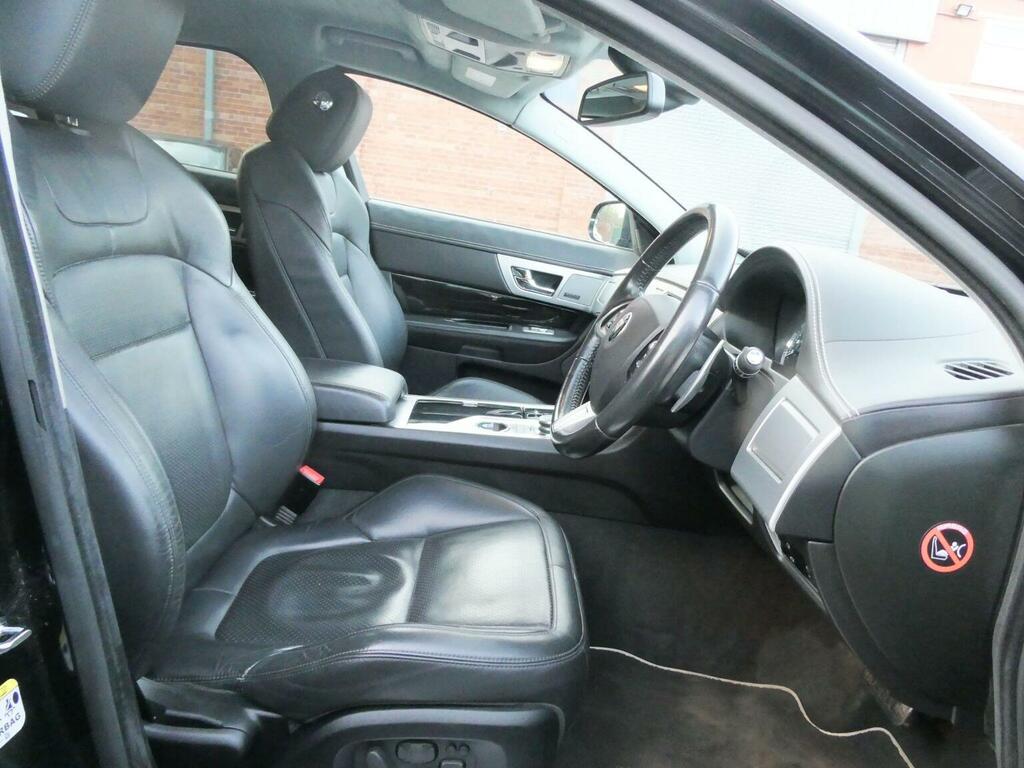 Jaguar XF Estate 3.0D S V6 Portfolio Sportbrake Euro 5 SG64HKY Black #4