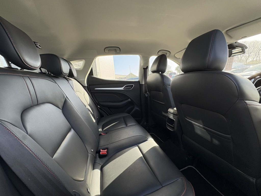 MG ZS Exclusive RMN208G White #4