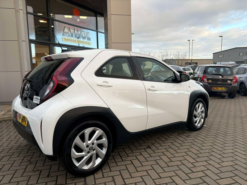 Toyota Aygo X X Pure Vvt-i RMN464R White #3