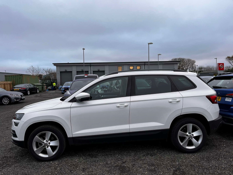 Skoda Karoq Tsi Se White #3