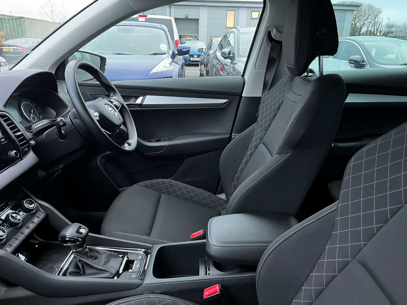 Skoda Karoq Tsi Se White #5