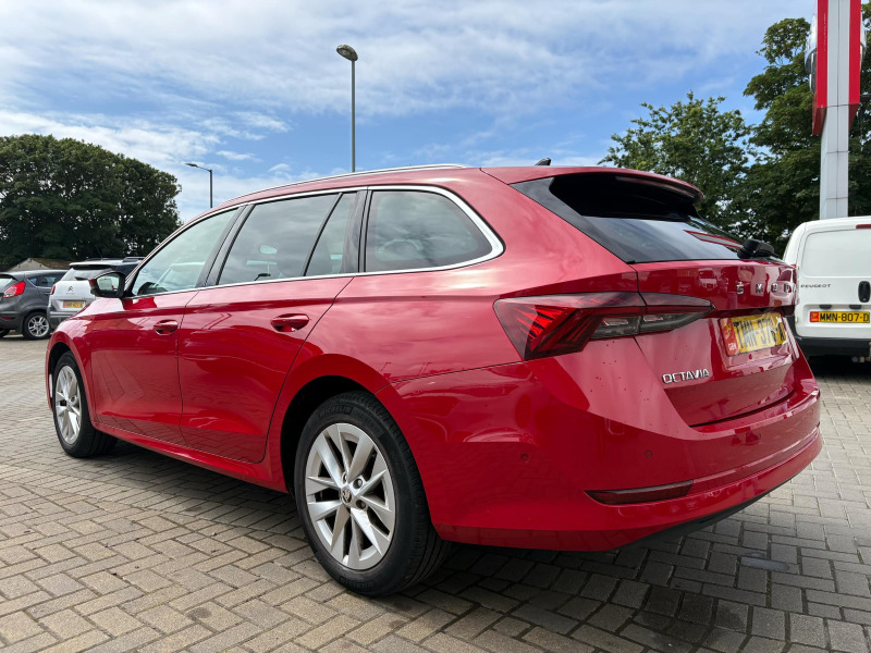Skoda Octavia Se L TMN376A Red #2