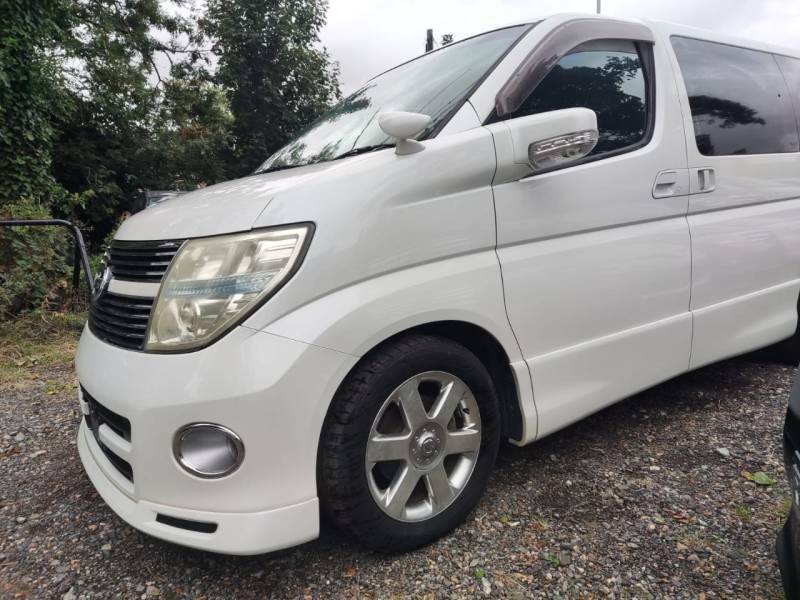 Nissan Elgrand 8 Seat - 2009 09 White #4