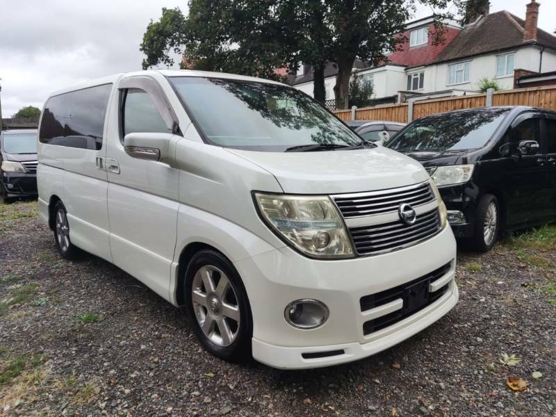 Nissan Elgrand 8 Seat - 2009 09 White