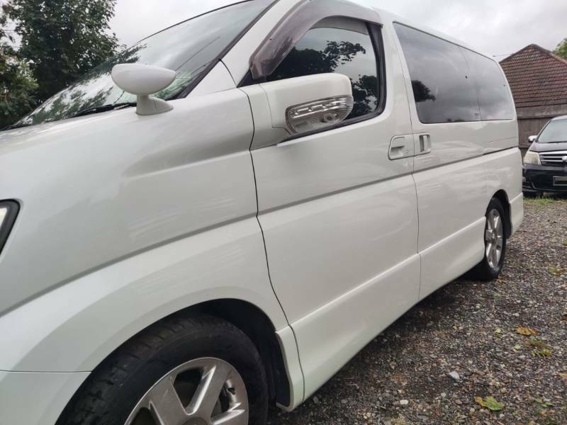 Nissan Elgrand 8 Seat - 2009 09 White #5