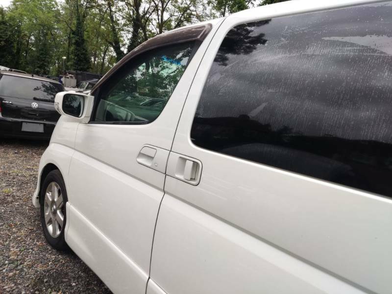 Nissan Elgrand 8 Seat - 2009 09 White #6