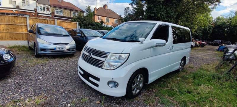 Nissan Elgrand 8 Seats - 2009 09 White #3