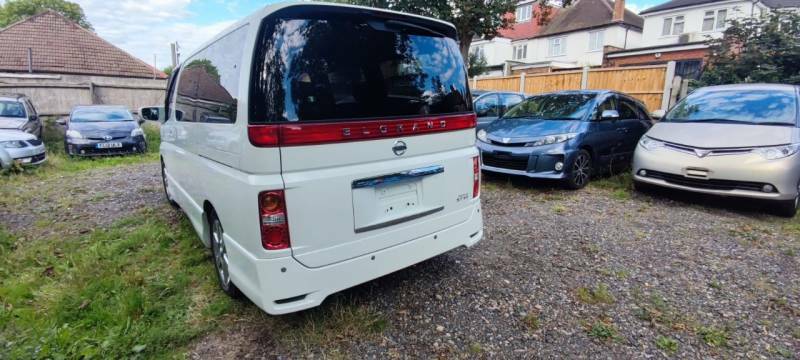 Nissan Elgrand 8 Seats - 2009 09 White #5
