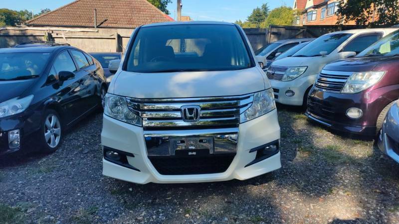 Honda StepWagon Spada - 2011 61 White #2
