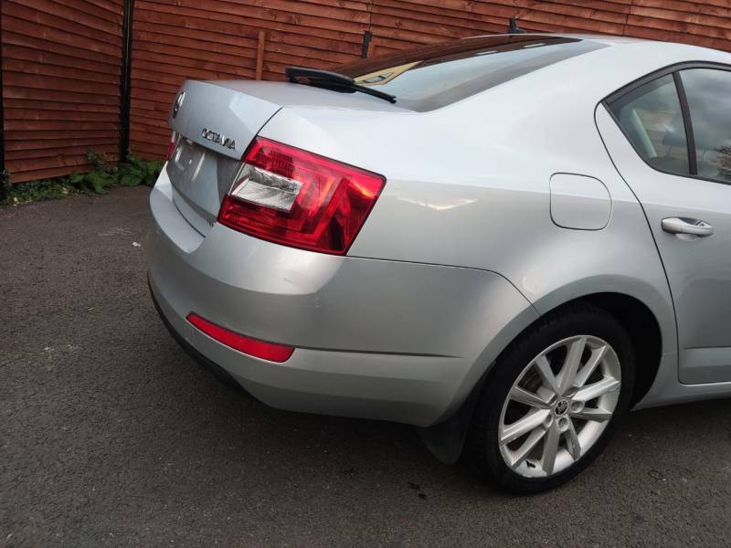 Skoda Octavia 2.0 Tdi Cr Elegance Dsg - 2013 63 Silver #4