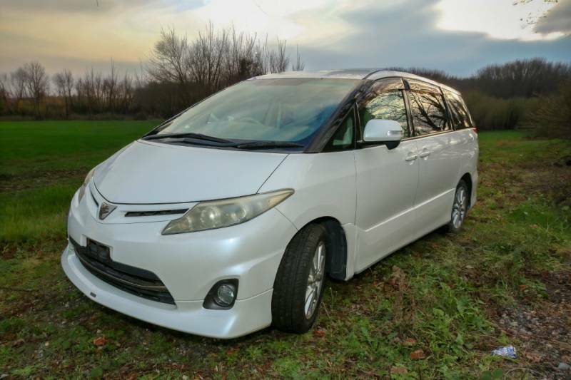 Toyota Estima Aeras - 2009 09 White #4