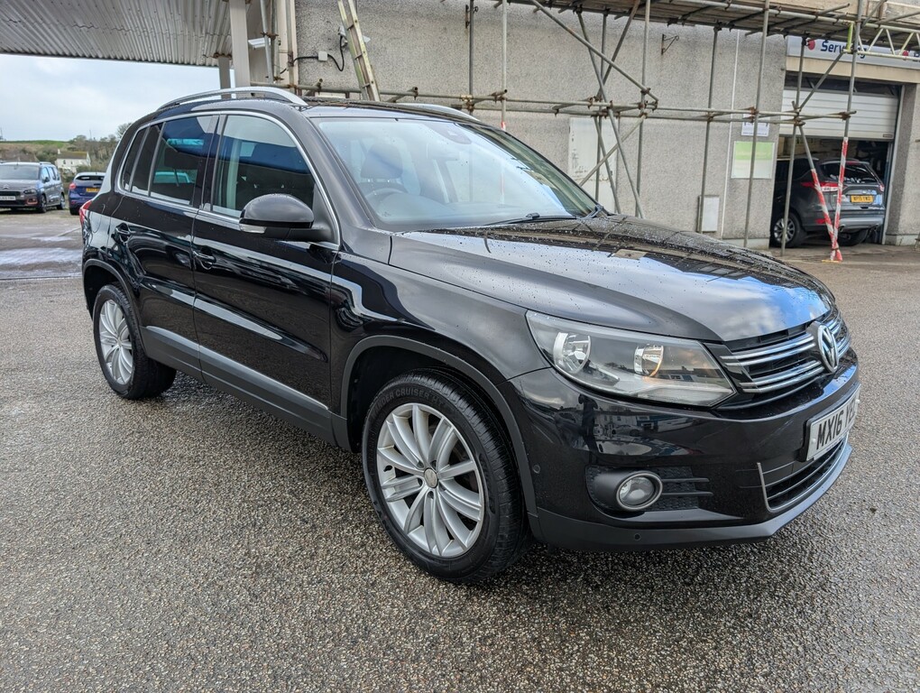 Volkswagen Tiguan 2.0 Tdi Bluemotion Tech Match Edition Dsg MX16YEL Black #2