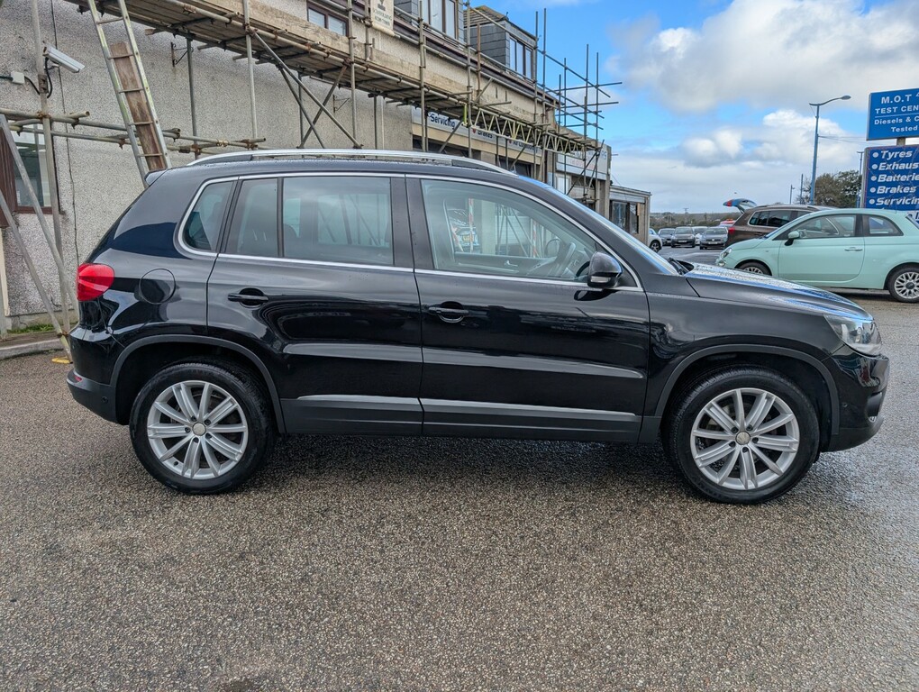 Volkswagen Tiguan 2.0 Tdi Bluemotion Tech Match Edition Dsg MX16YEL Black #3