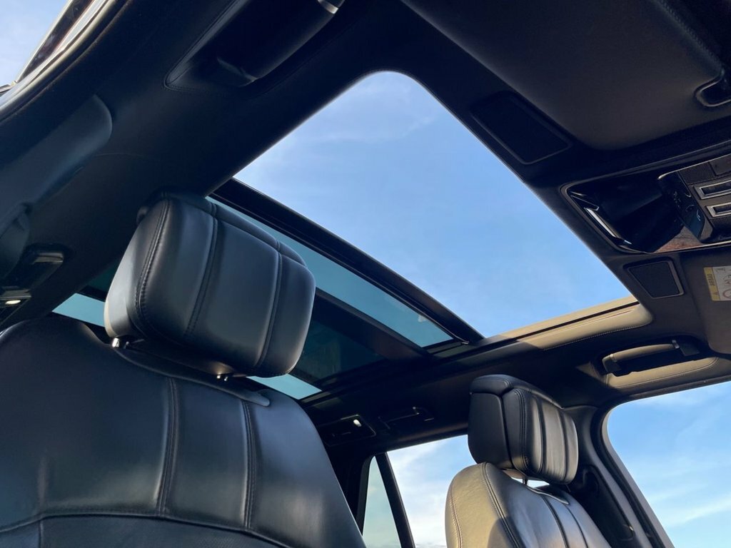 Land Rover Range Rover 2L Autobiography 5dr Black #4