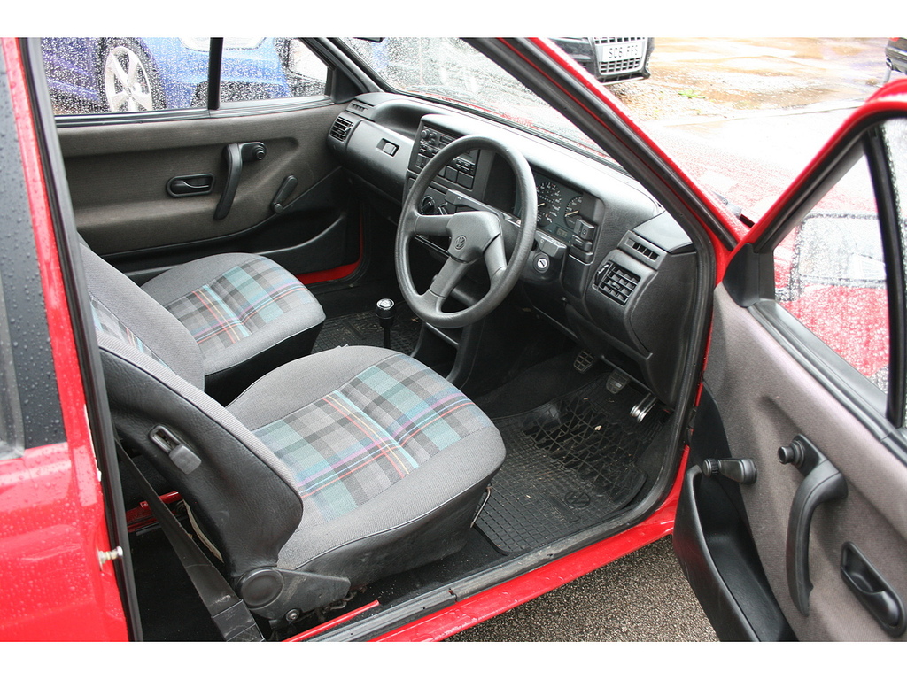 Volkswagen Polo Coupe 1993 Red #14