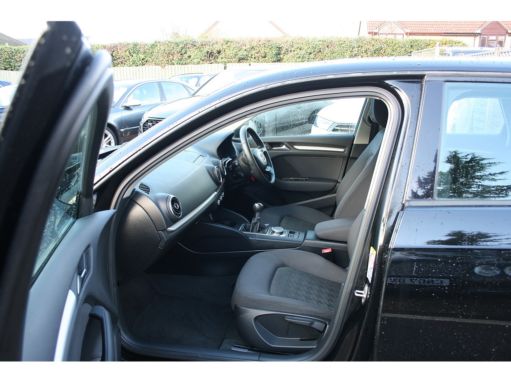 Audi A3 1.4 Tfsi Se Sportback U904 Ulez EO63PUU Black #2