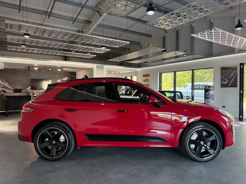 Porsche Macan Suv 2.9 T V6 Turbo 202121 Red #3