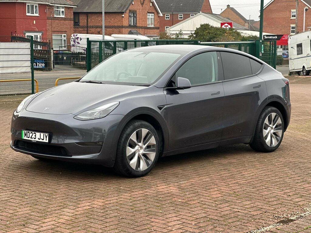 Tesla Model Y Dual Motor Long Range 4Wde Grey