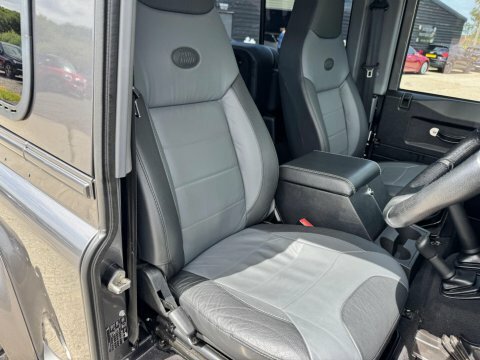 Land Rover Defender 2.2 Tdci Xs Grey