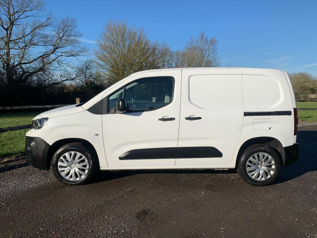 Peugeot Partner Panel Van 1.5 Bluehdi 1000 Professional Premium St MJ71JZC White #4