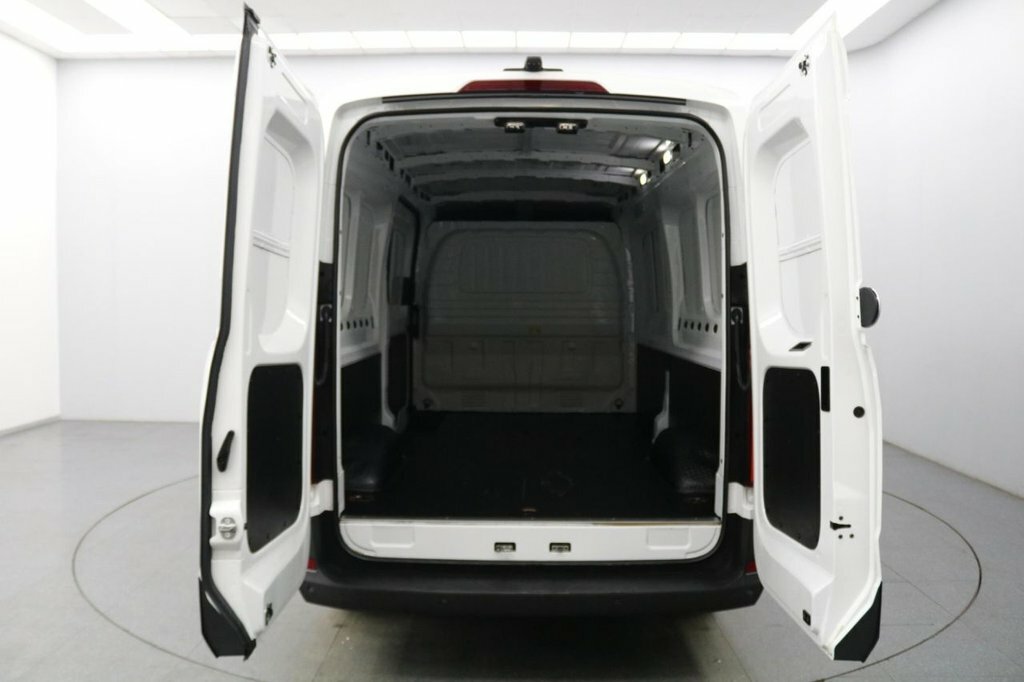 Maxus eDeliver 9 Mpv White #13