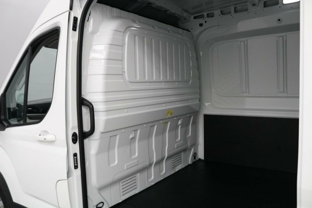 Maxus eDeliver 9 Mpv White #14