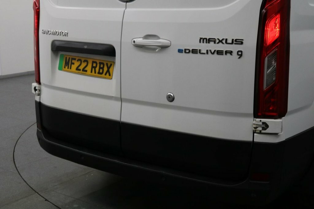 Maxus eDeliver 9 Mpv White #60