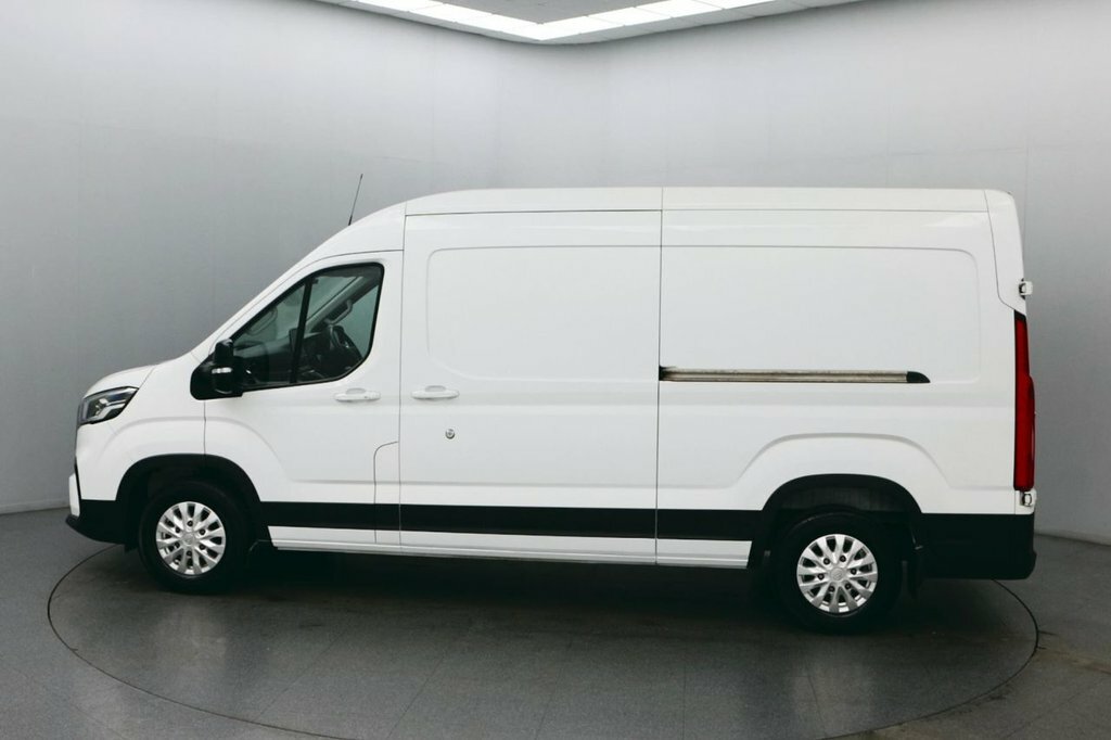 Maxus eDeliver 9 Mpv White #5