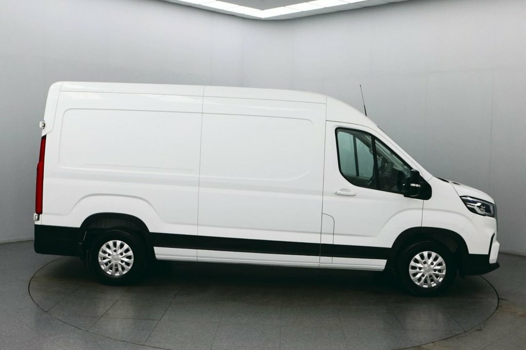 Maxus eDeliver 9 Mpv White #9