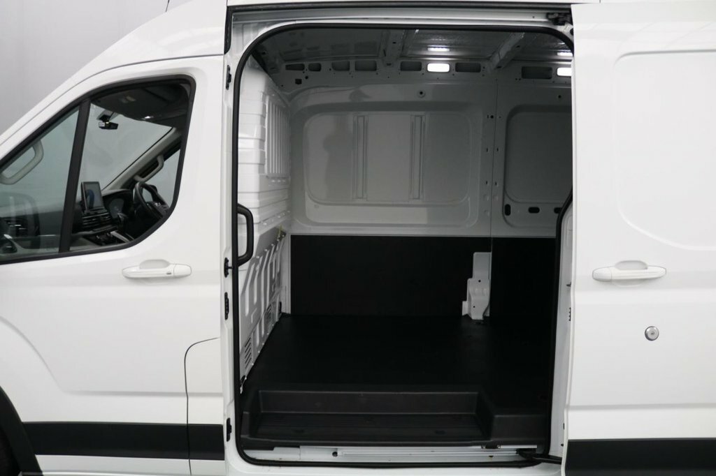 Maxus eDeliver 9 Mpv White #12