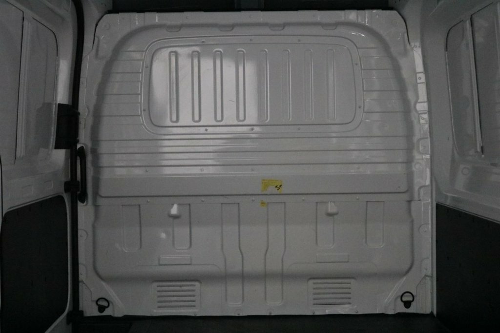 Maxus eDeliver 9 Mpv White #15