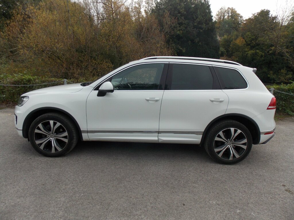 Volkswagen Touareg 3.0 Tdi V6 Bluemotion Tech R-line Suv T MJ66WND White #5