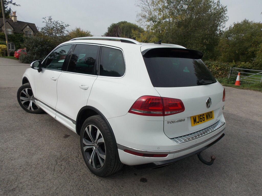Volkswagen Touareg 3.0 Tdi V6 Bluemotion Tech R-line Suv T MJ66WND White #3